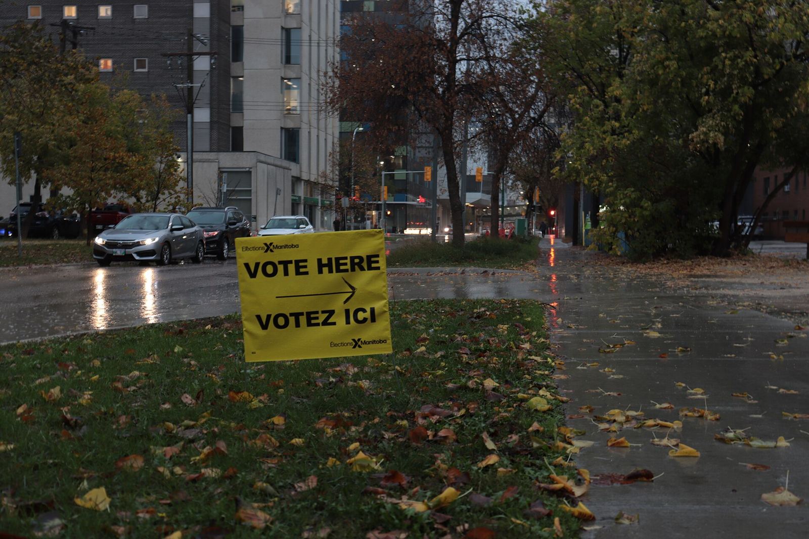A vote here sign at a Canadian polling station