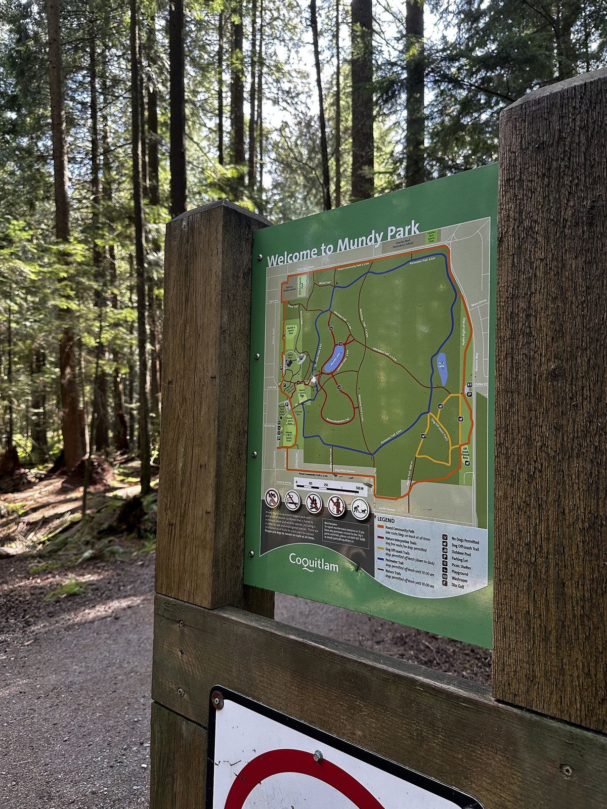 Trail map of Mundy Park in Coquitlam showing its lakes and paths