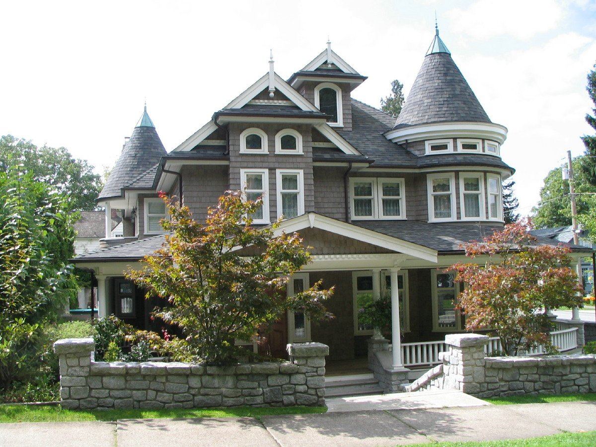 A heritage Queen Anne style house near Queen's Park in New Westminster